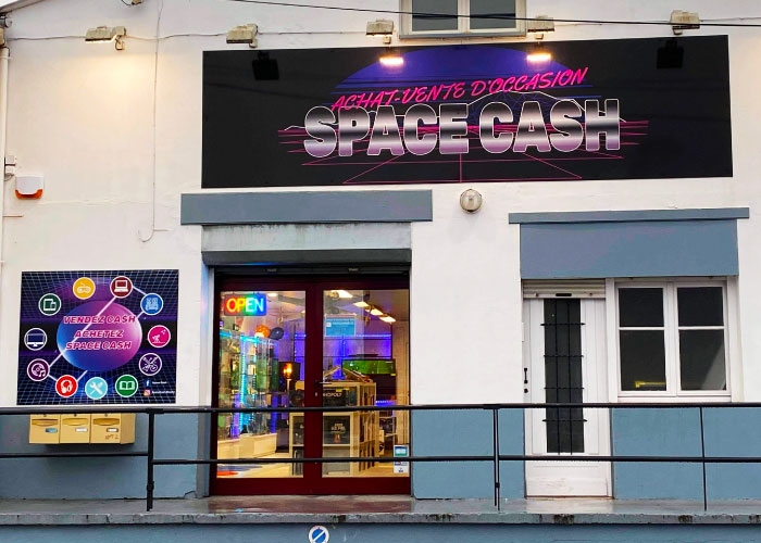 photo Space Cash achat vente d'occasion, façade du magasin